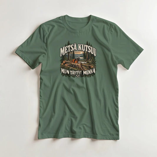 Metsä kutsuu Sahuria - 3XL - 5XL T-paita – tuotekuva