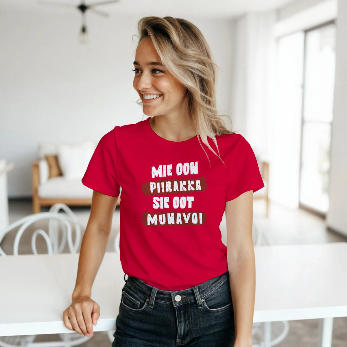 Mie Oon Piirakka - Sie Oot Munavoi - Naisten T - paita - Mun Paita